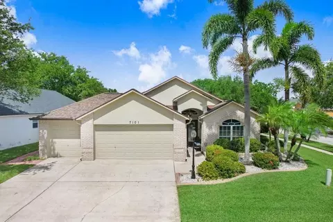 7101 Bucks Ford Dr, Riverview, FL 33578