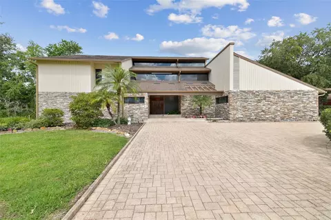 2103 N Golfview Dr, Plant City, FL 33566