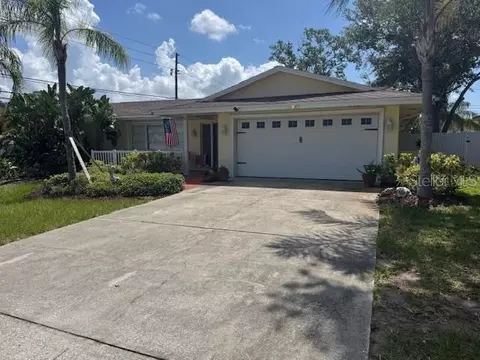 10185 Santiago Ct, Seminole, FL 33776