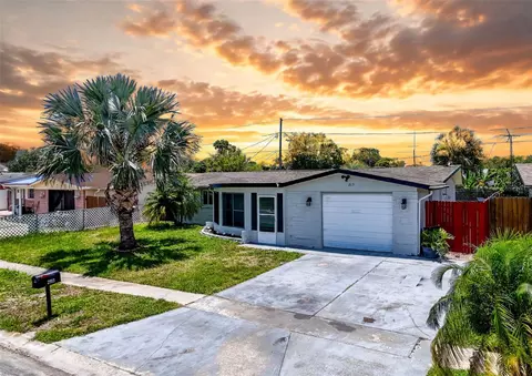 2115 Erin Dr, Holiday, FL 34690