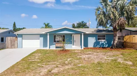 1051 Pert Ln, Holiday, FL 34691