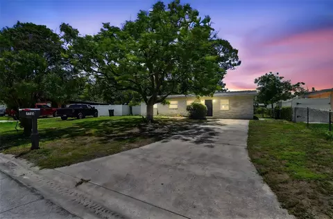 7704 Tanglewood Ln, Tampa, FL 33615