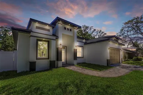 1213 E Lemon St, Tarpon Springs, FL 34689