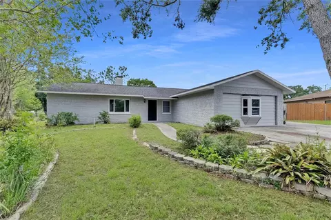 1237 Oak Valley Dr, Seffner, FL 33584
