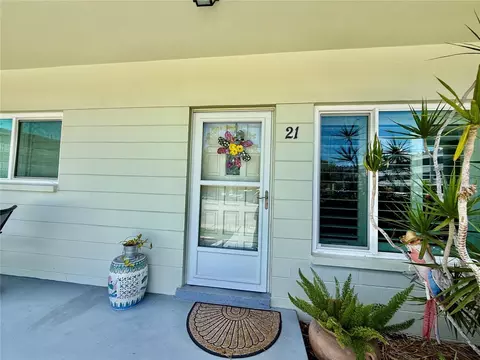 2293 Swedish Dr #21, Clearwater, FL 33763