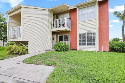 302 Lake Parsons Grn #104, Brandon, FL 33511