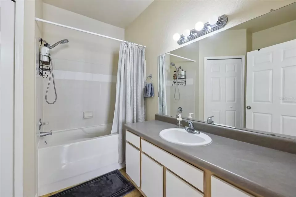 Bath - 6017 Westgate Dr #924, Orlando, FL 32835 photo 3 of 3
