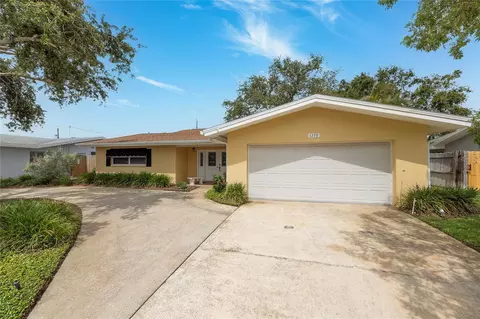 1370 Hill Dr, Largo, FL 33770 photo 1