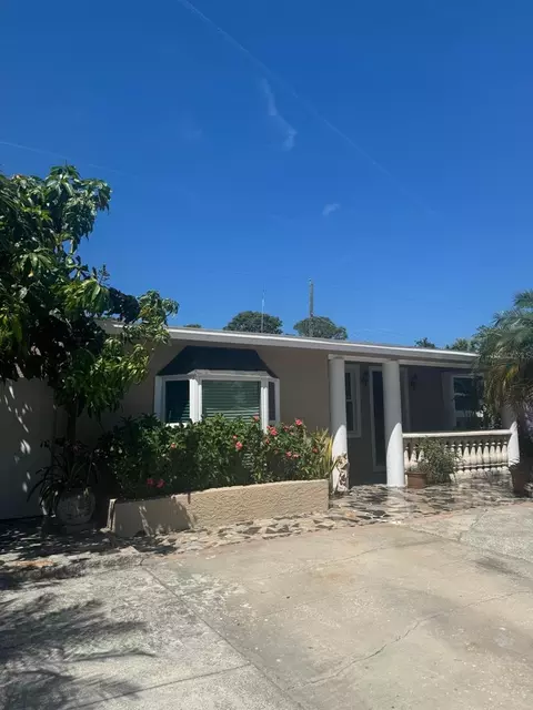 5106 Gateway Dr, Tampa, FL 33615