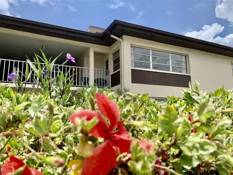 4712 Marine Pkwy #203, New Port Richey, FL 34652