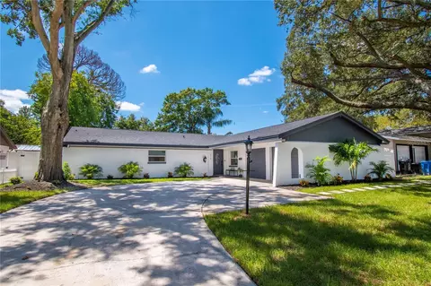 8010 W Hiawatha St, Tampa, FL 33615