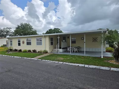 6307 Parksend Ln, Zephyrhills, FL 33542