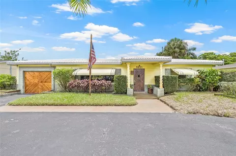 5821 52nd Ave N, Kenneth City, FL 33709