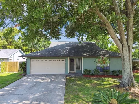 17701 Sunrise Dr, Lutz, FL 33549