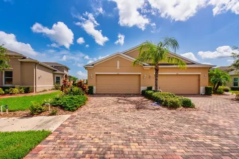 644 Chipper Dr, Sun City Center, FL 33573