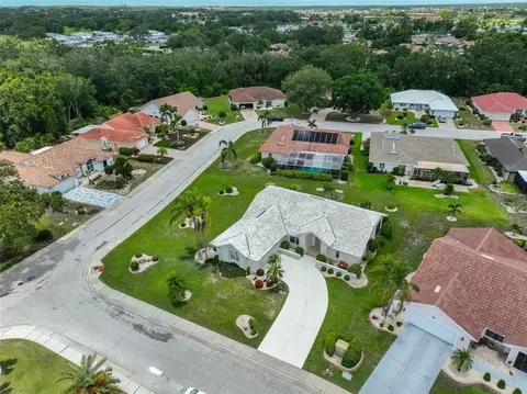 602 Deep Lake Ln, Sun City Center, FL 33573
