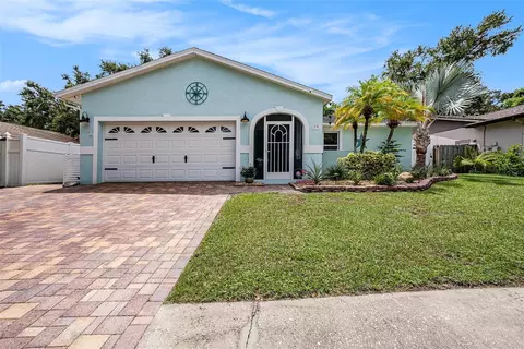 19 Harbor Oaks Cir, Safety Harbor, FL 34695
