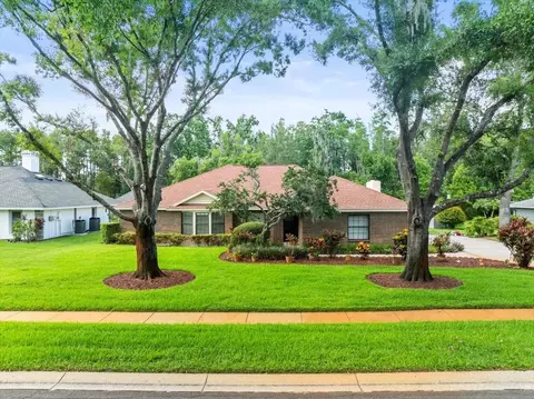 1015 Hastings Ct, Lutz, FL 33548