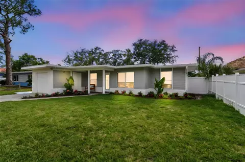 2452 Bayshore Blvd, Dunedin, FL 34698