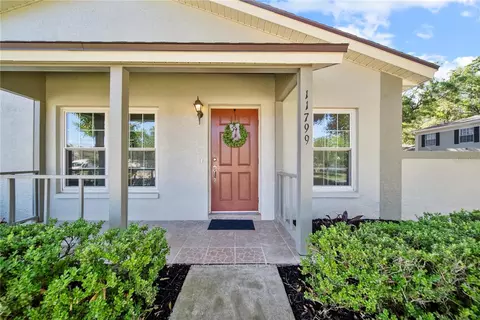 11799 Raintree Dr, Temple Terrace, FL 33617