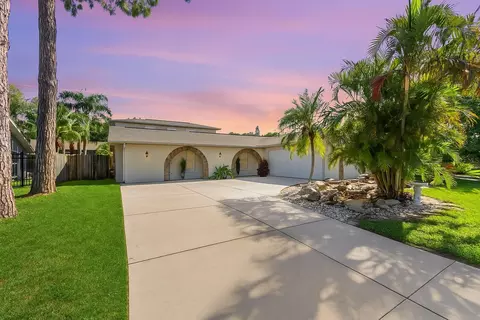 218 N Bay Hills Blvd, Safety Harbor, FL 34695