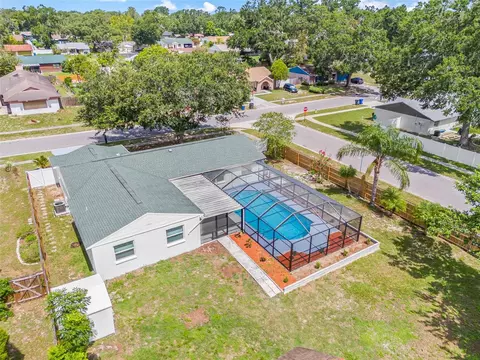 3502 King Richard Ct, Seffner, FL 33584