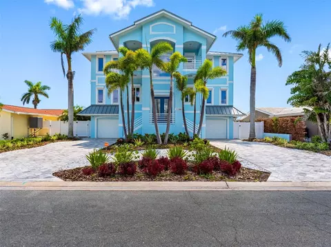 11260 7th St E, Treasure Island, FL 33706