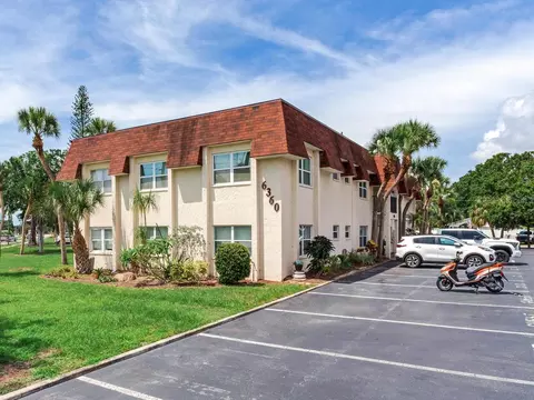 6360 1st St N #202, Saint Petersburg, FL 33702