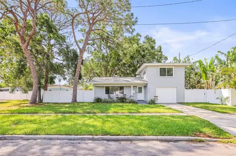 1518 Cheyenne St NE, Saint Petersburg, FL 33703