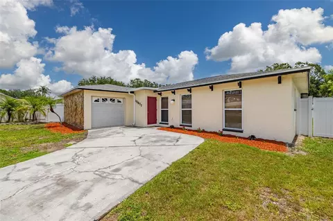 12877 Palm Dr, Largo, FL 33774