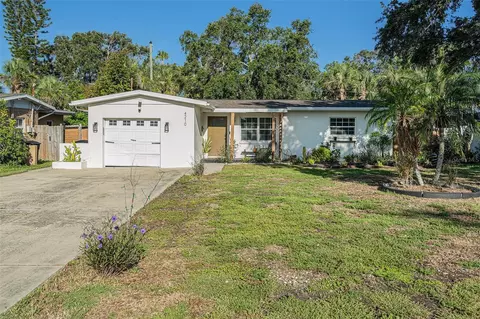 4210 Huntington St NE, Saint Petersburg, FL 33703