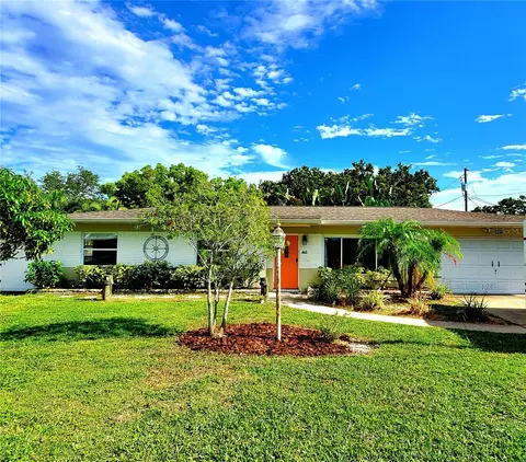 2645 Woodring Dr, Clearwater, FL 33759
