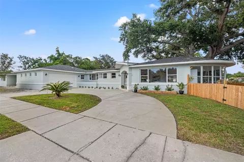 1026 64th St S, Gulfport, FL 33707