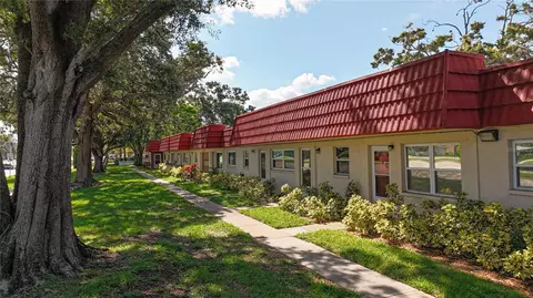 5870 38th Ave N #44, Saint Petersburg, FL 33710