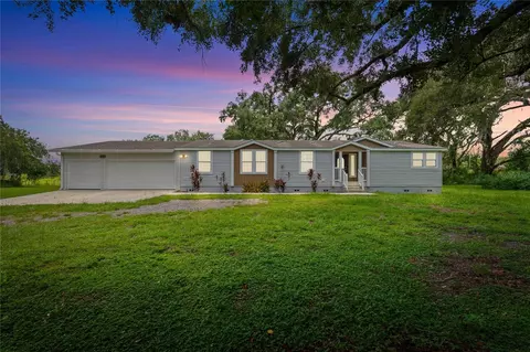 6728 Sutton Oaks Ln, Zephyrhills, FL 33541