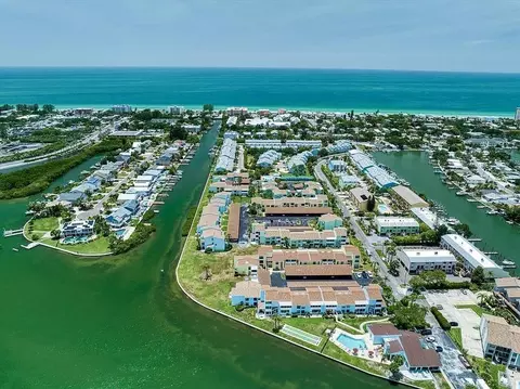 1 Windrush Blvd #84, Indian Rocks Beach, FL 33785