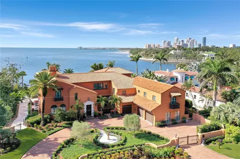 501 Brightwaters Blvd NE, Saint Petersburg, FL 33704