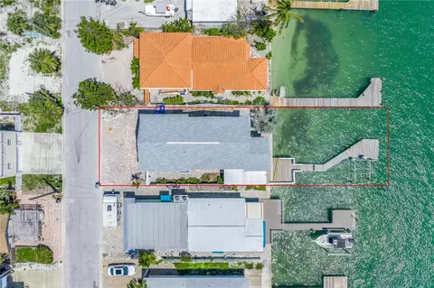340 Bay Plz, Treasure Island, FL 33706
