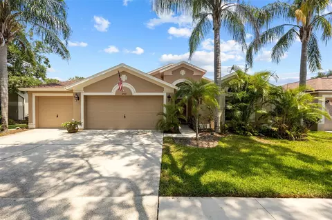 2511 Groveway Dr, Valrico, FL 33596