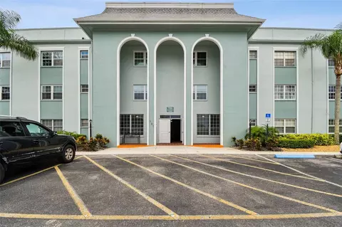 701 Poinsettia Rd #322, Belleair, FL 33756