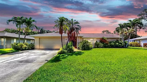 8671 11th St N, Saint Petersburg, FL 33702