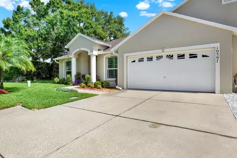 10597 Alvarado Ct, Seminole, FL 33772
