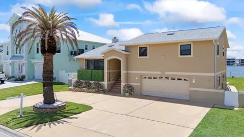 17025 Dolphin Dr, North Redington Beach, FL 33708