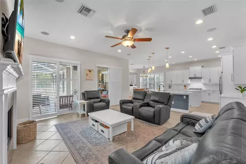 6207 Bleeker St, Riverview, FL 33578 photo 12