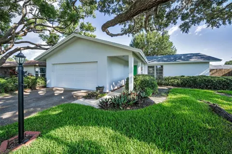 2559 Redwood Cir, Clearwater, FL 33763