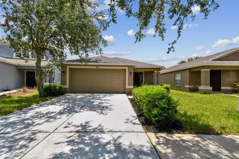 8020 Carriage Pointe Dr, Gibsonton, FL 33534
