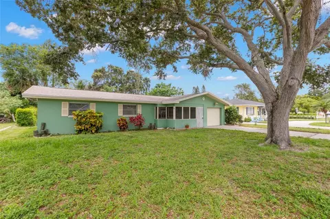2040 Princeton Ave, Dunedin, FL 34698