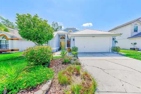 4008 Moreland Dr, Valrico, FL 33596