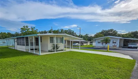 37016 8th Ave, Zephyrhills, FL 33542