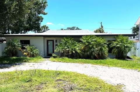 3811 Huntington St NE, Saint Petersburg, FL 33703